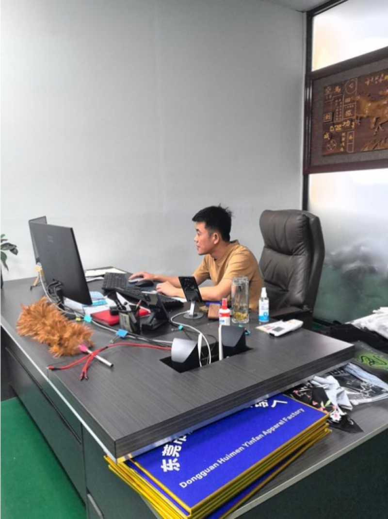 瑞民创始人郭华在工作
